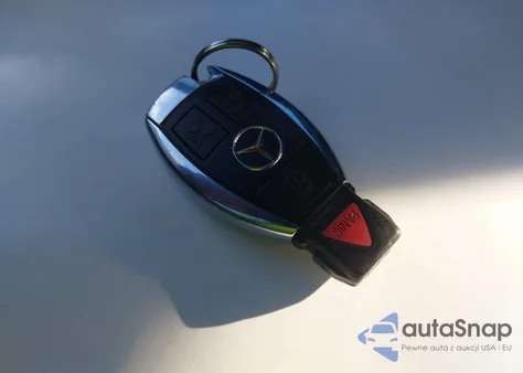 2011 Mercedes-Benz C 300 Luxury 4Matic/Sport 4Matic из США, поврежденный, VIN WDDGF8BB5BF540430